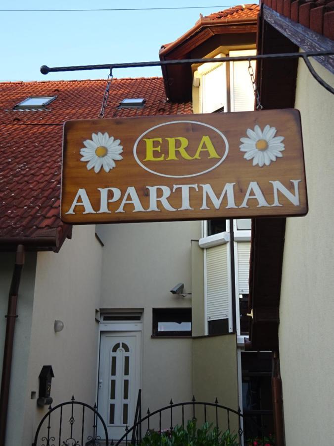 Ferienwohnung Era Apartman Harkan Exterior foto