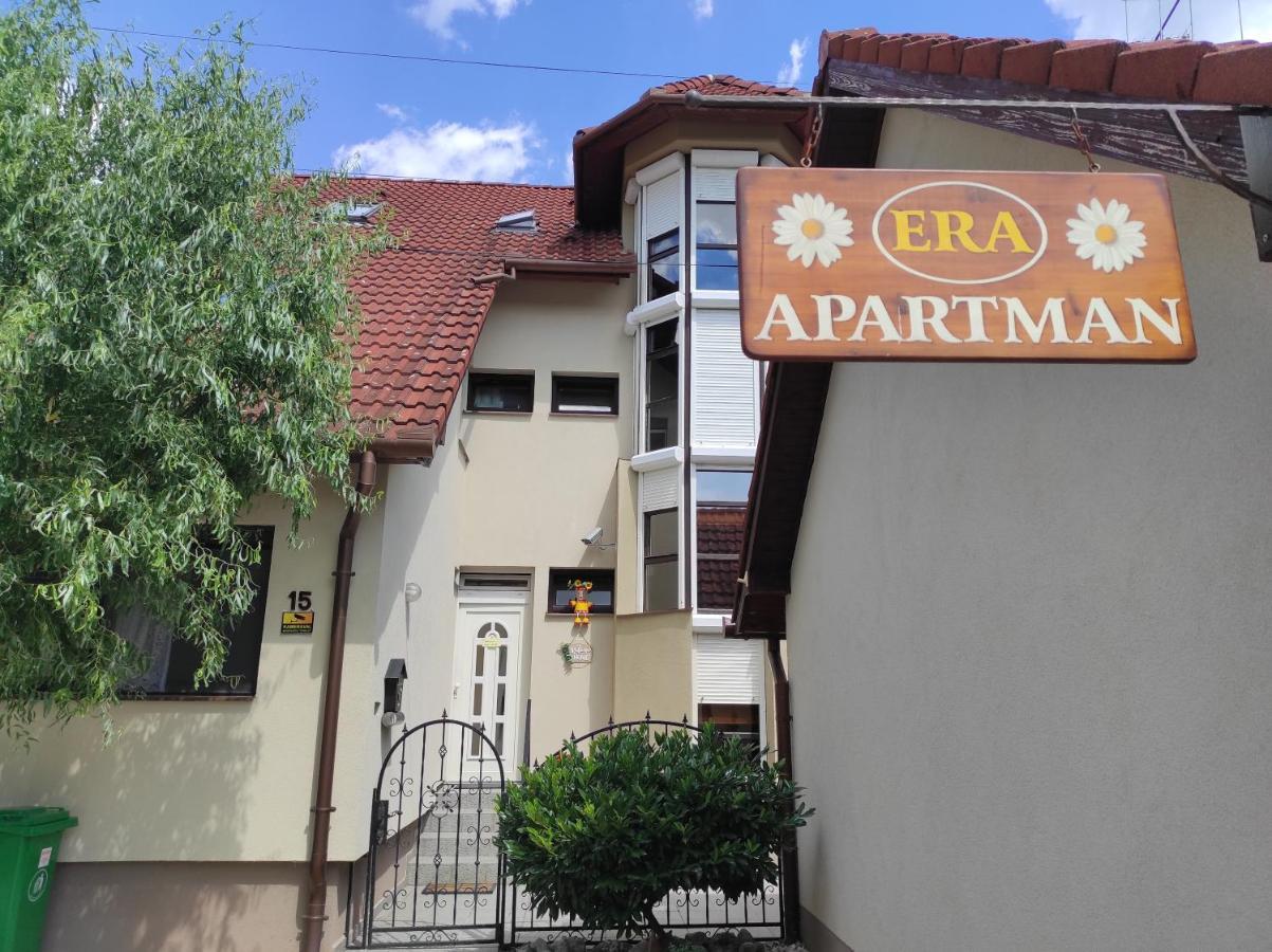 Ferienwohnung Era Apartman Harkan Exterior foto