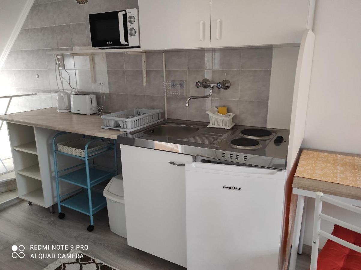 Ferienwohnung Era Apartman Harkan Exterior foto
