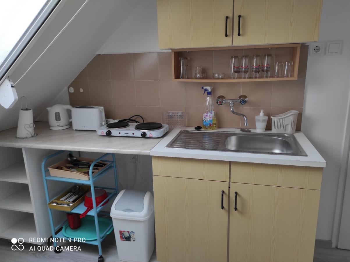 Ferienwohnung Era Apartman Harkan Exterior foto