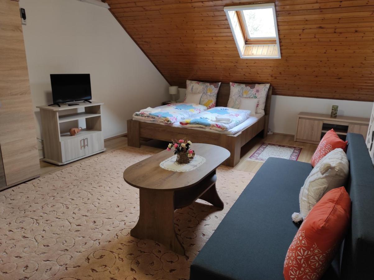 Ferienwohnung Era Apartman Harkan Exterior foto